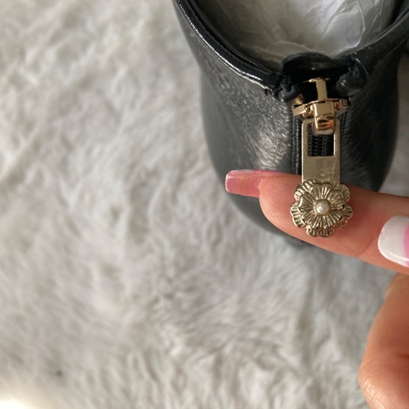 CHANEL BOOTS SIZE 37.5 - Picture 4 of 9